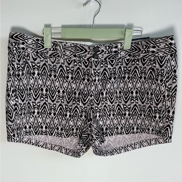 American Eagle shorts • NWT • Women’s size 14 - Picture 1 of 8